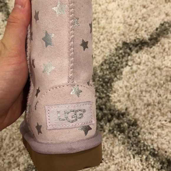 Authentic Toddler Star UGG Boots - Picture 6 of 7